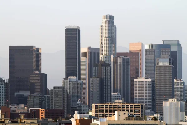 Bella vista aerea dello skyline di Los Angeles al tramonto, California, USA — Foto Stock