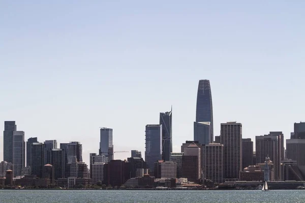 Bella vista sullo skyline di San Francisco di giorno, California, USA — Foto Stock
