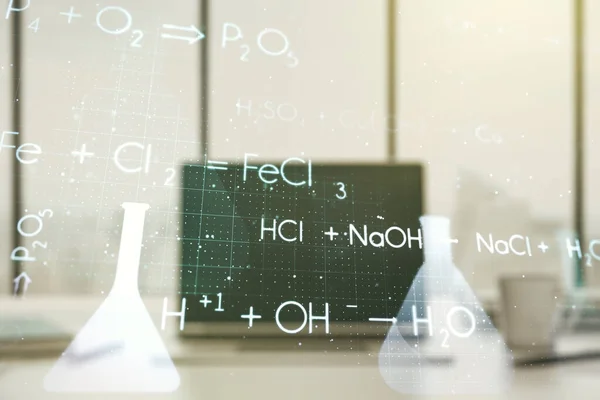 Hologramme de chimie créative sur fond d'ordinateur portable moderne, concept de recherche pharmaceutique. Multiexposition — Photo