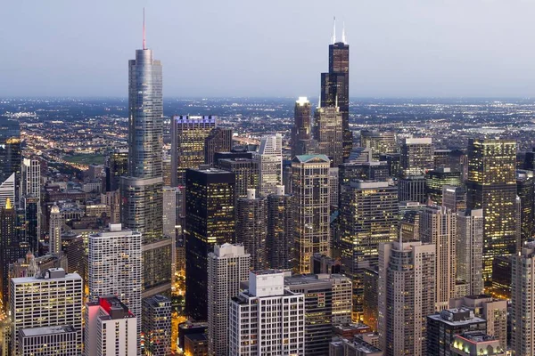 Bela vista aérea de Chicago skyline à noite, Illinois, EUA — Fotografia de Stock