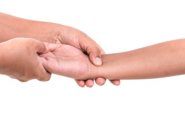 Beyaz adam izole çocuk elini tutarak kadın eli