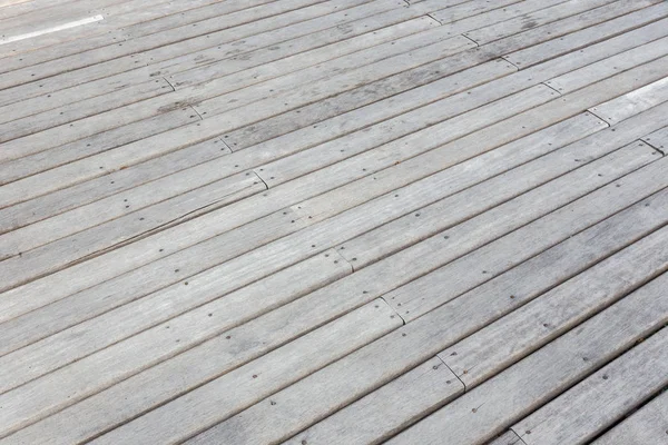 Decking o suelo de madera exterior antiguo en la terraza —  Fotos de Stock