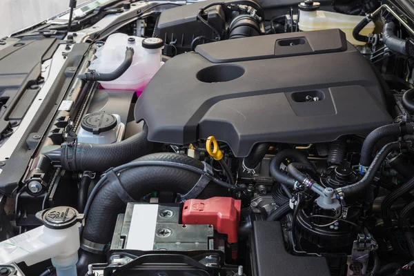 新しいディーゼル車のエンジンの詳細 — ストック写真