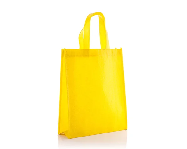 Bolsa de algodón amarillo. Estudio de tiro aislado en blanco — Foto de Stock