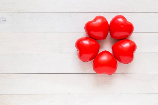 Top view red heart on white wooden plank. For love or valentine — Stock Photo, Image