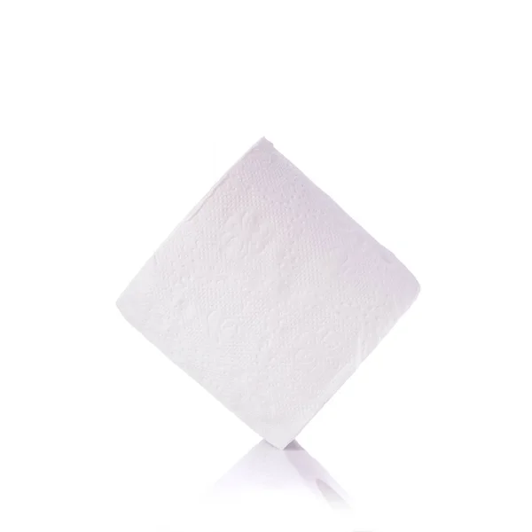 Білий туалетний папір / тканинний папір. Студійний знімок ізольовано на білому — стокове фото