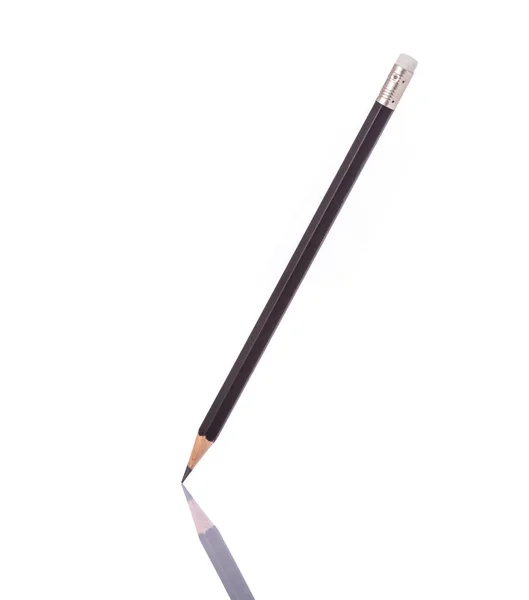 새로운 검은 연필. 스튜디오 촬영에 고립 된 흰색 배경 — 스톡 사진