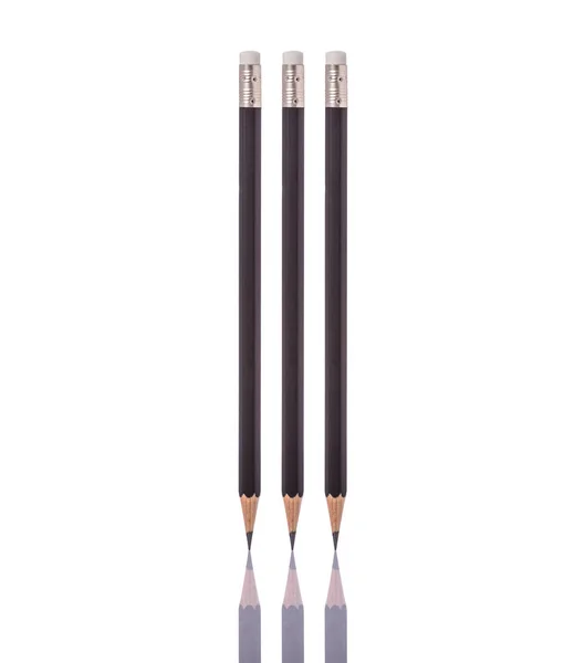 Nowy ołówek czarny. Studio strzał na białym tle na biały — Zdjęcie stockowe