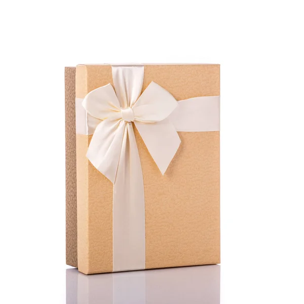 New color gift box with ribbon. Studio shot isolated on white — Stock Photo, Image