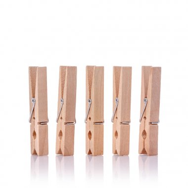 Ahşap giysi PIN. Stüdyo izole üzerinde beyaz vurdu