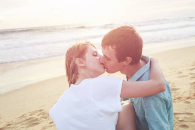 İnsanlar ya da turistik Avrupa'dan mutlu ile çift ve zaman o sakin ol