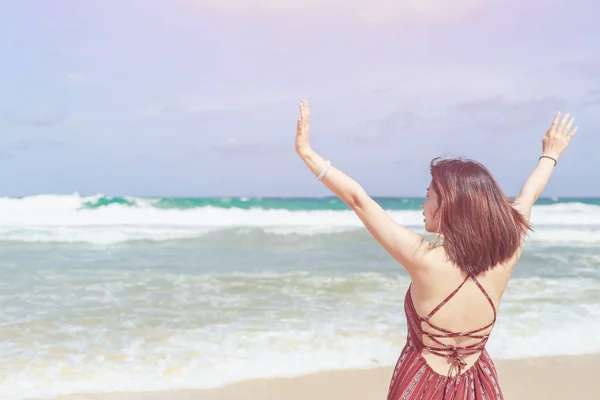 Chino mujer o turista de asia con feliz y relajarse tiempo en — Foto de Stock