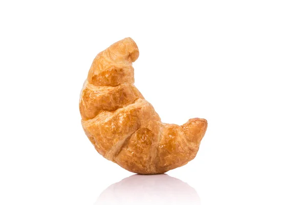 Croissant fresco. Studio girato isolato su sfondo bianco. Spazzatura — Foto Stock