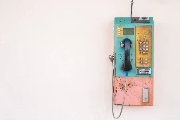 Public phone using coin or card setting on the wall. With empty — Stock Photo, Image