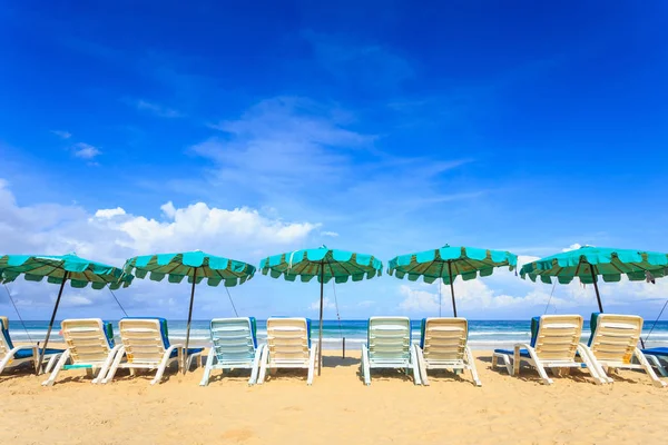 Spiaggia tropicale, Spiaggia di Karon nell'isola di Phuket, Mare delle Andamane, Thail — Foto Stock