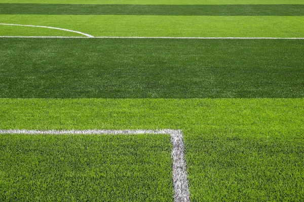 Aydınlık ve karanlık yapay veya yeşil çim açık futbol fu