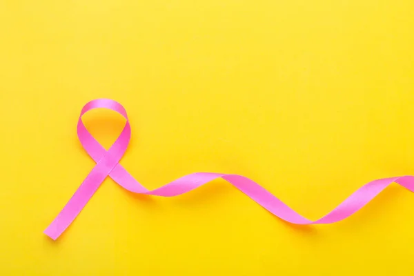 Breast Cancer concept : Pink ribbon symbol of breast cancer on y — Stock Photo, Image