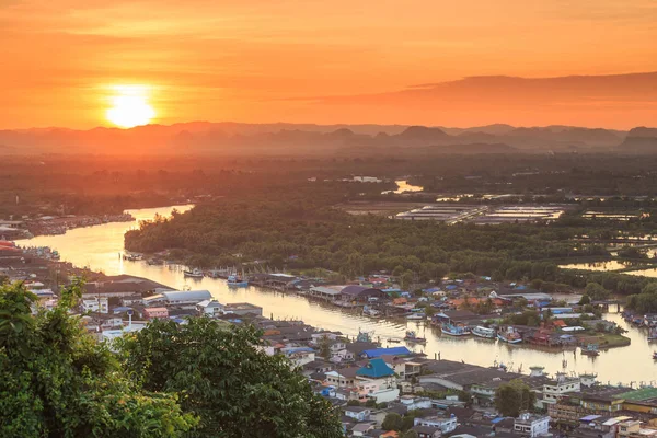 Pak Nam Chumphon. Widok z punktu widzenia Matsee Khao (wzgórze) w Chum — Zdjęcie stockowe