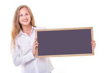 Beyaz gömlek ve holding boş siyah güzel beyaz kadın