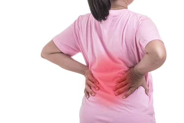 Concepto de dolor de espalda: Mujer usando su mano y presionando en la espalda si —  Fotos de Stock