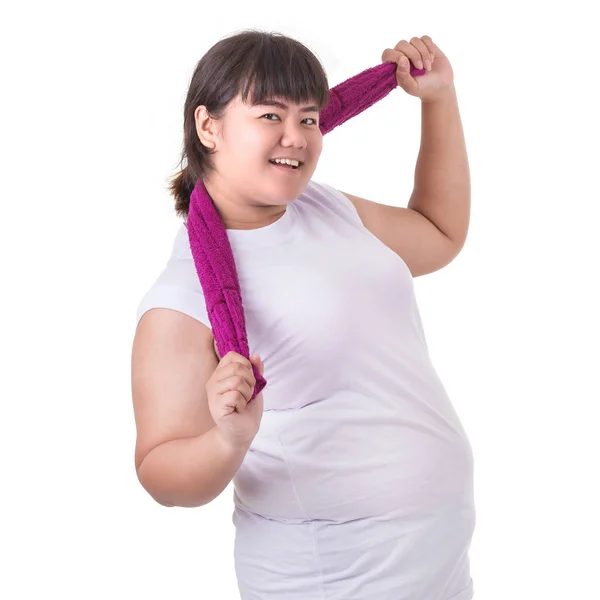 Dikke Aziatische vrouw dragen witte t-shirt met roze handdoek geïsoleerd op w — Stockfoto