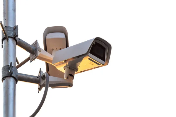 Veiligheid Cctv camera instellen op de metalen paal op openbare ruimte en — Stockfoto