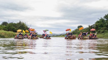 Sukhothai, Thailand - 7 Nisan: Kimliği belirsiz kişi geleneği