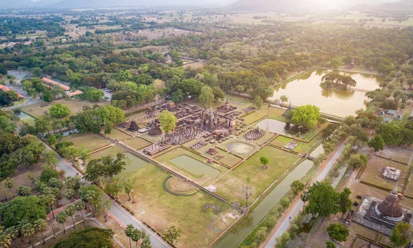Parque Histórico de Sukhothai en la provincia de Sukhothai al norte de Tailandia —  Fotos de Stock