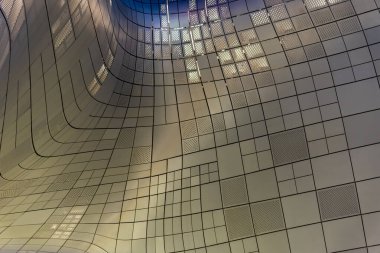 Soyut eğri çizgiler çelik duvar arkaplanı sanatı.