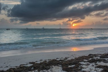 Atlantik üzerinde gün doğumu