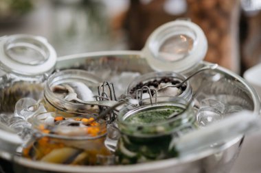 Düğün ünlüleri resepsiyon yemeği