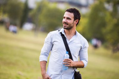 İçme suyu işadamıdır