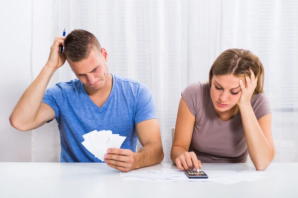 Couple  having financial problems — Stock Photo, Image