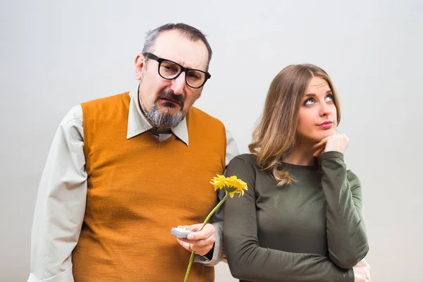 Mujer rechazar propuesta de un hombre nerd — Foto de Stock