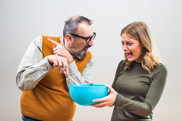 La esposa no quiere cocinar. —  Fotos de Stock