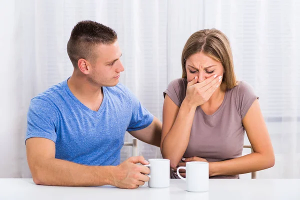 Vrouw ochtendmisselijkheid — Stockfoto