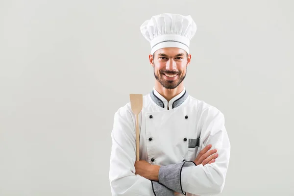 Portret van chef-kok houden van houten lepel — Stockfoto