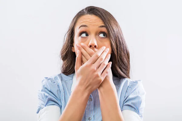 Businesswoman Covering Her Mouth Gray Background — Stock Photo, Image