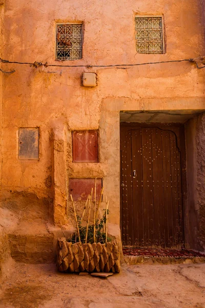 Porta Velha Janelas Parte Casa Marrocos — Fotografia de Stock