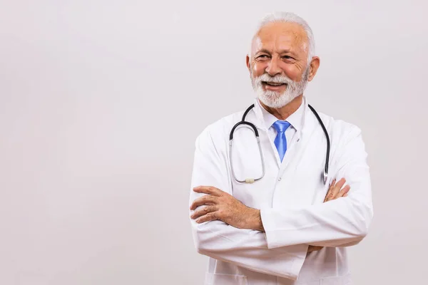 Ritratto Medico Anziano Che Pensa Sfondo Grigio — Foto Stock