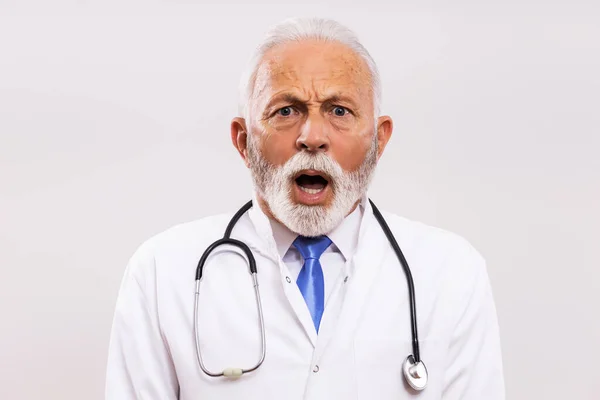 Image Shocked Senior Doctor Gray Background — Stock Photo, Image