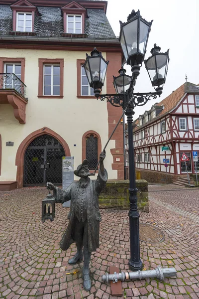 中世纪小镇 Gelnhausen 的街景. — 图库照片