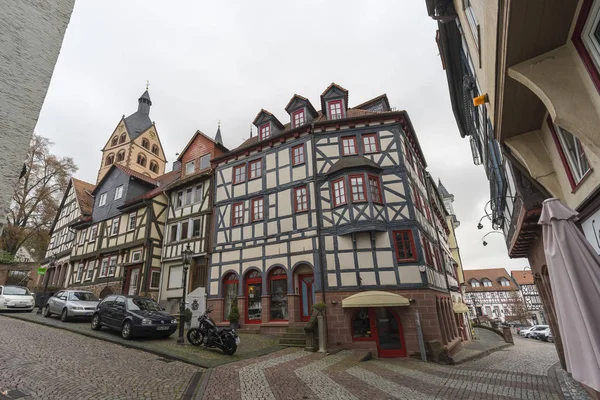 Straatmening van een middeleeuws stadje Gelnhausen. — Stockfoto