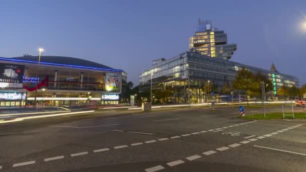 Hannover, deutschland - 25. oktober 2015: ein zeitraffer clip von aegi square. — Stockvideo