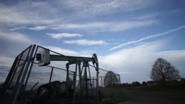 Pompa birimi Aşağı Saksonya Hannover yakınındaki petrol alanında çalışıyor
