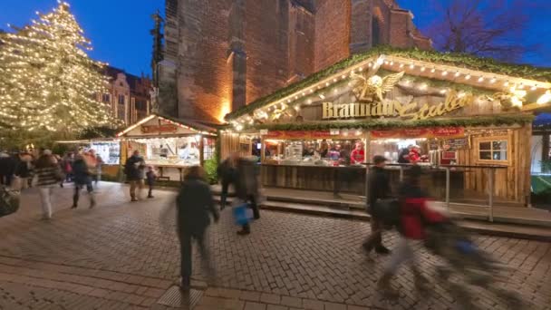 Hannover, Almanya - 05 Aralık 2015: Noel aydınlatma ve Hannover sokak dekorasyon. Sorunsuz video döngü. — Stok video