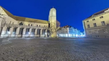 Burgplatz akşam Braunschweig içinde. Sorunsuz 360 derece video döngü.