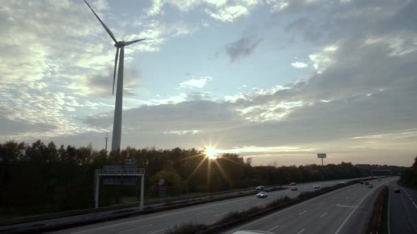 Hannover, deutschland - 04.11.2017: bundesautobahn a2 in hannover — Stockvideo