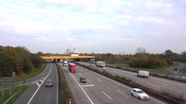 Hannover, Germany - November 04, 2017: Bundesautobahn A2 in Hannover — ストック動画