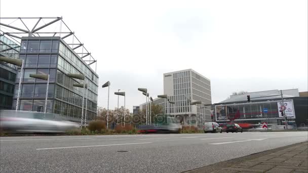 Hanovre, Allemagne - 31 octobre 2017 : Un clip timelapse de la place Aegi à Hanovre . — Video